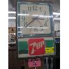 Image 1 : VINTAGE 7UP CLOCK