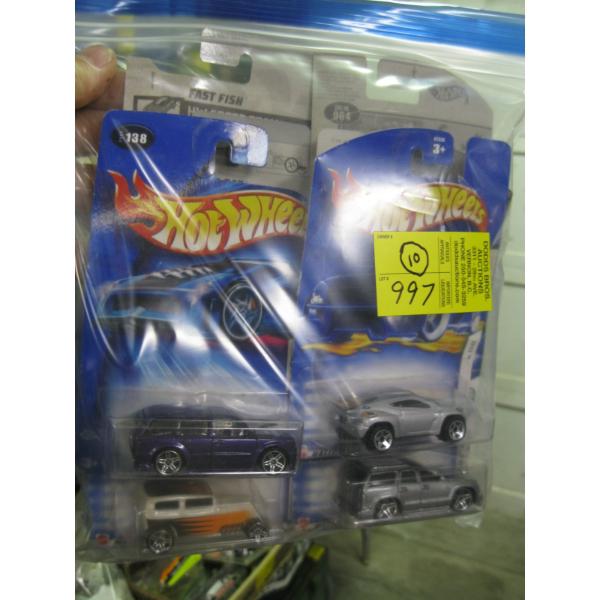 BAG OF 10 HOTWHEELS CARS - NEW