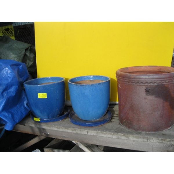 2 BLUE POTS & TERRA COTTA POT