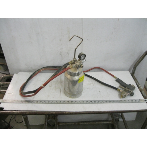 PRESSURE POT W/PAINT SPRAY GUN