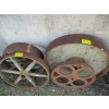Image 2 : 4 DIFFERENT CAST IRON WHEELS