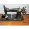 Image 3 : SINGER SEWING MACHINE W/CABINET
