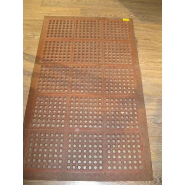 RUBBER FLOOR MAT