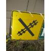Image 3 : 2 SIGNS - BLACK & YELLOW ANGLE & RAILWAY CROSSING