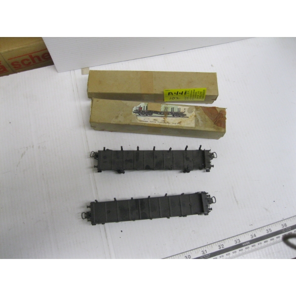 2 TRAIN LOG CARS