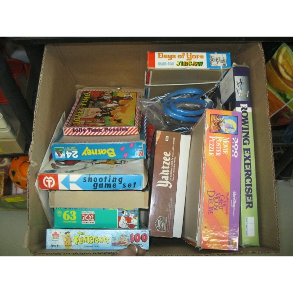 BOX OF ASST'D GAMES & PUZZLES