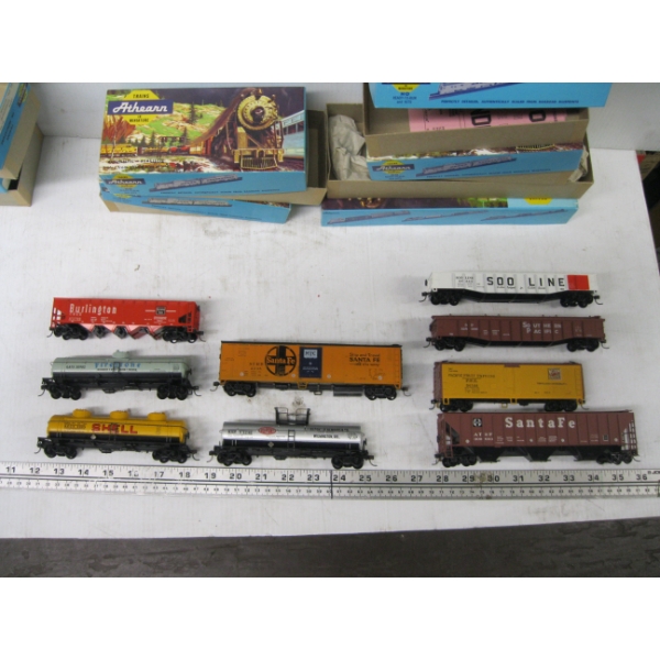 9 TRAIN CARS - 40' & 50'