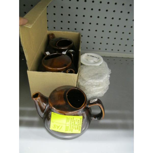 3 TEAPOTS & TEAPOT LIDS