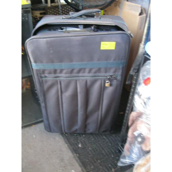 SUITCASE SET