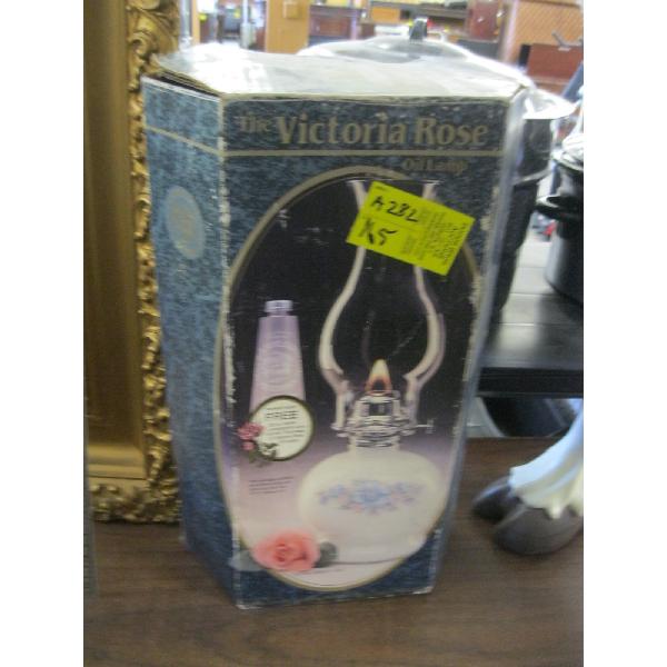 VICTORIAN ROSE OIL LAMP