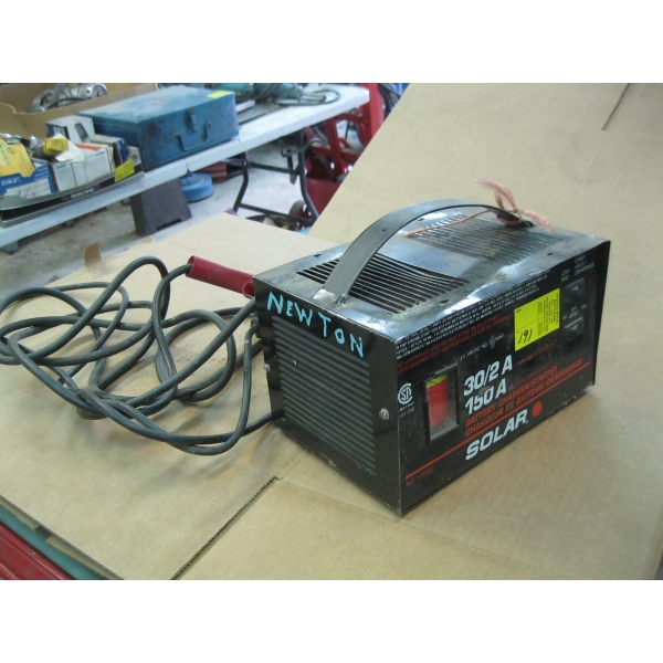 30 AMP SOLAR BATTERY CHARGER