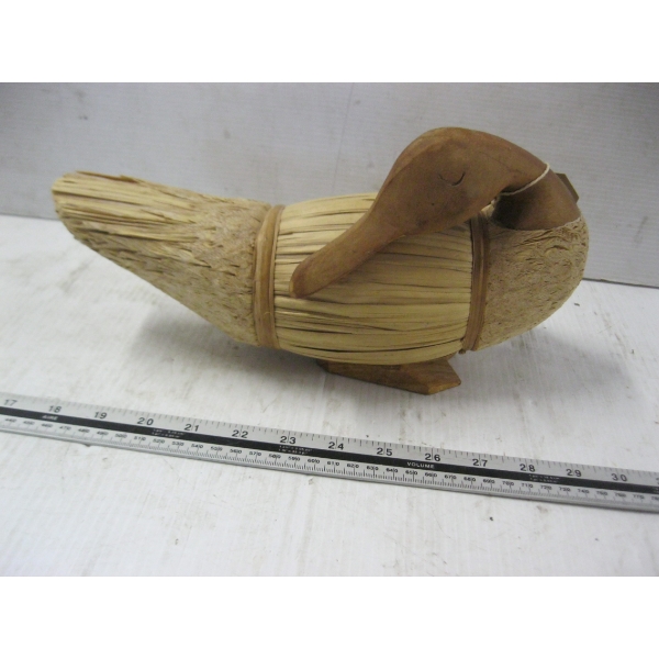 HAND CRAFTED NATURAL REED BODY WOOD HEAD SWAN