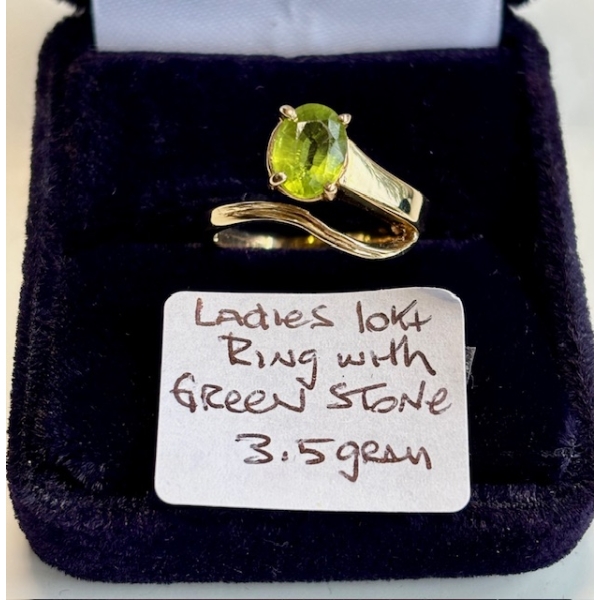 LADIES 10KT RING W/GREEN STONE, 3.5G, SZ 6 3/4