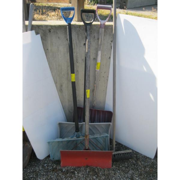 BUNDLE OF ASST. SNOWSHOVELS & BROOM