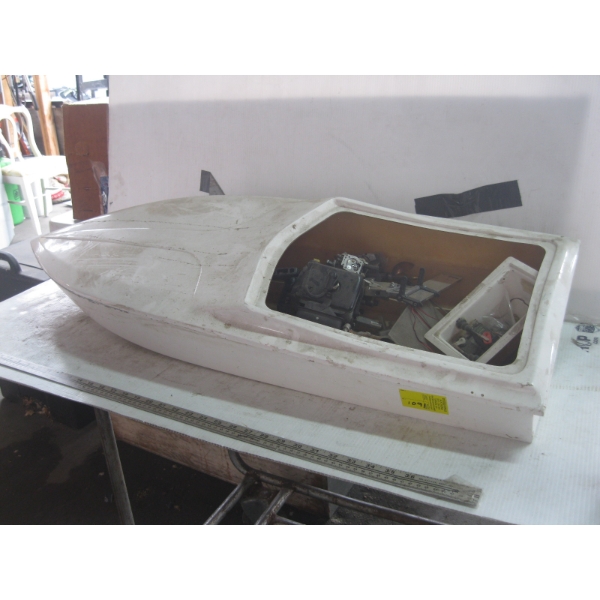 "AS IS" REMOTE CONTROL JET BOAT W/MOTOR