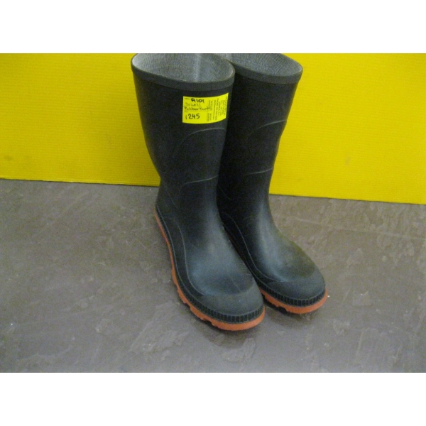 SIZELL RUBBER BOOTS, SZ 11
