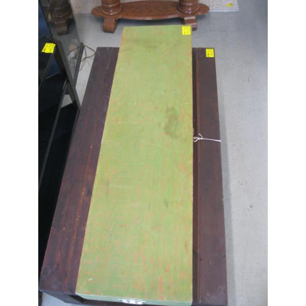 WOODEN BOX W/REID SMOCKING PLEATER MACHINE