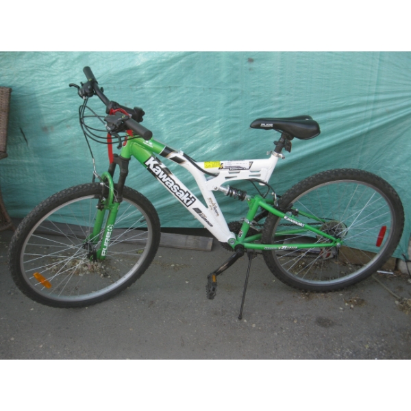 KAWASAKI MOUNTAIN BIKE - 21 SPEED