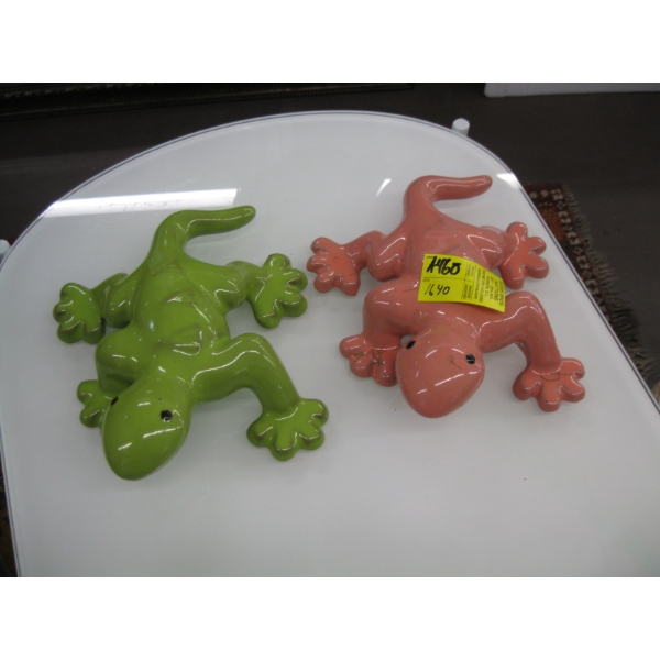 2 CERAMIC GECKOS