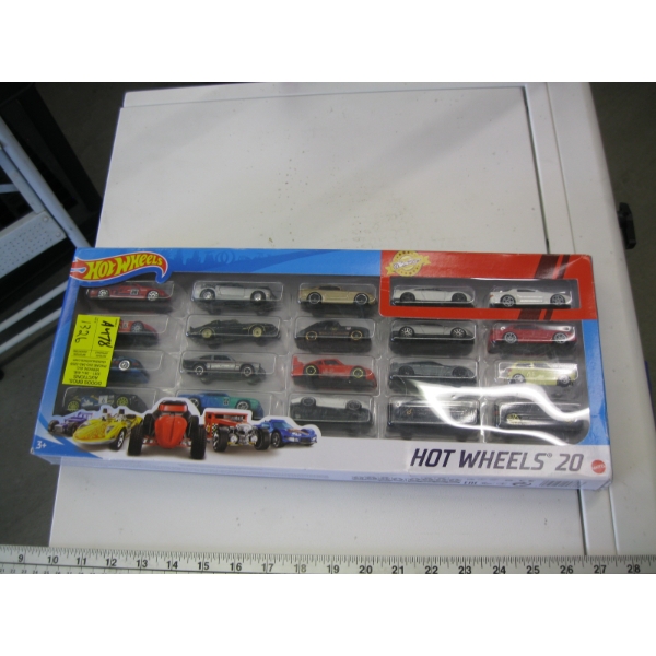20 PIECE HOT WHEELS CAR SET