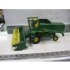Image 1 : JOHN DEERE DIECAST COMBINE MODEL 6600