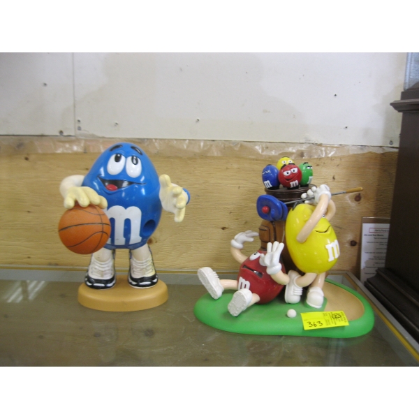 2 M&Ms FIGURINES 