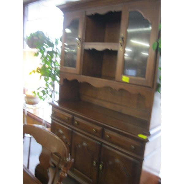 MATCHING SIDEBOARD CABINET