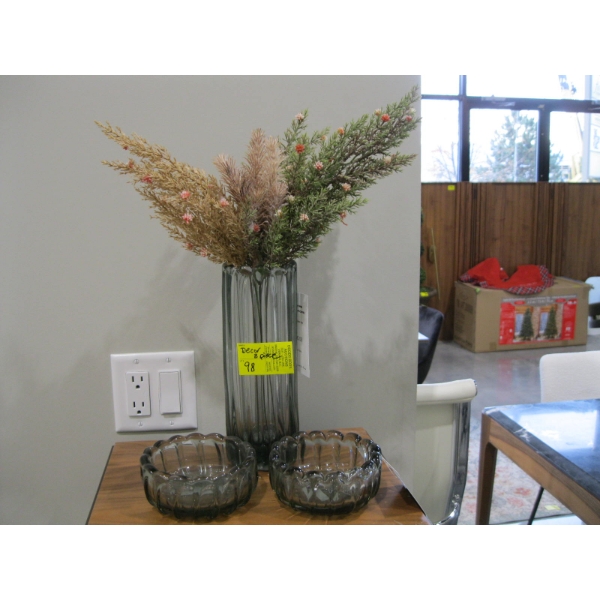 3 PIECES OF DÉCOR