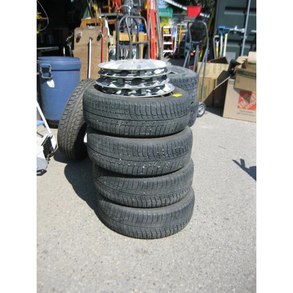 4 195/65R15 JETTA TIRES 5 BOLT RIMS W/HUBCAPS