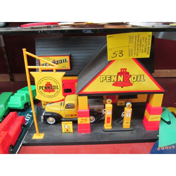 PENNZOIL SERVICE STATION W/DIECAST PENNZOIL TRUCK