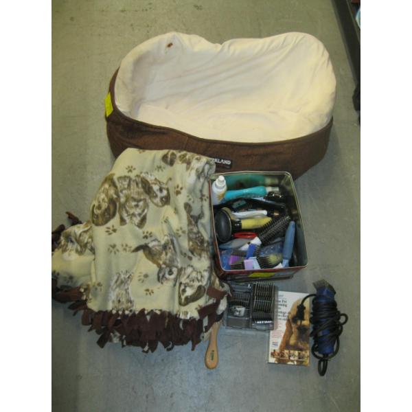 PET GROOMER, PET GROOMING VACUUM & A PET BED, ETC.