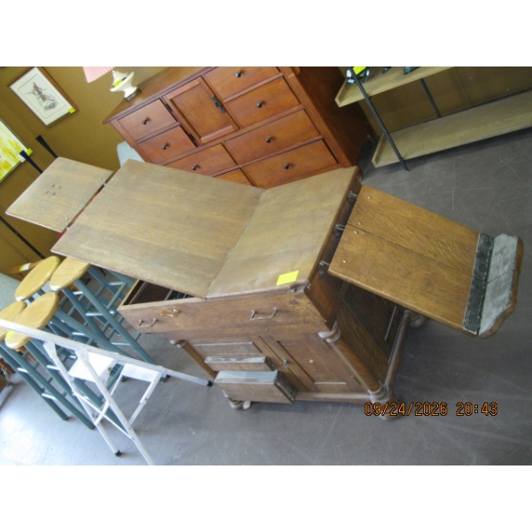UNIQUE ANTIQUE DRs EXAM TABLE