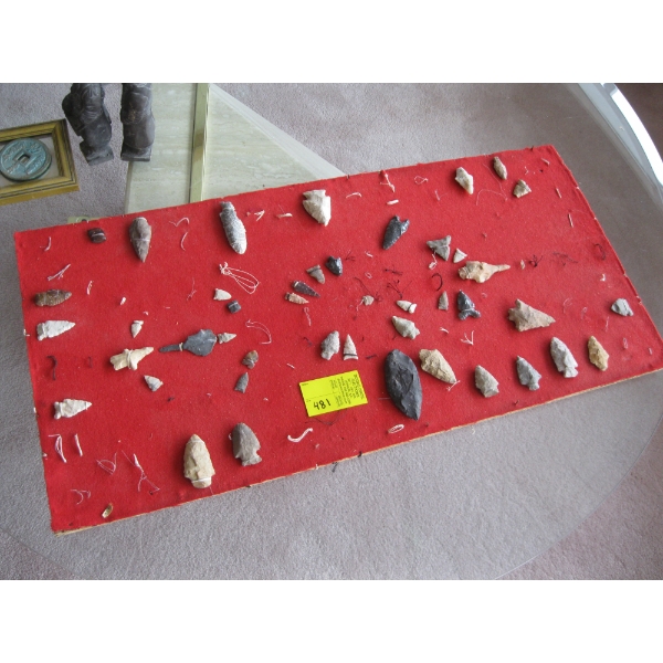 COLLECTION OF ARROWHEADS