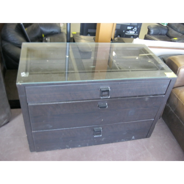 3 DRAWER GLASS TOP DRESSER