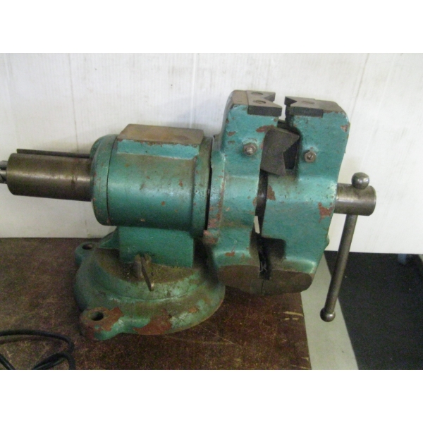 LG. HEAVY DUTY BENCH VISE