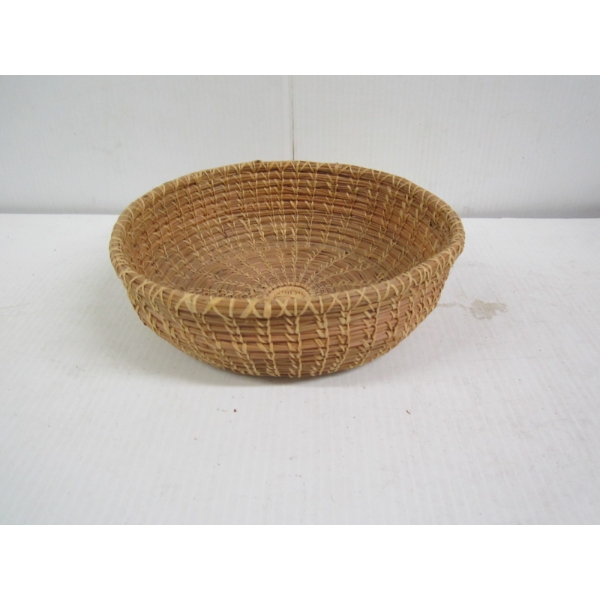 SM. WICKER BASKET