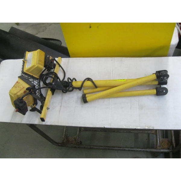 DUAL HEAD FLOODLIGHT