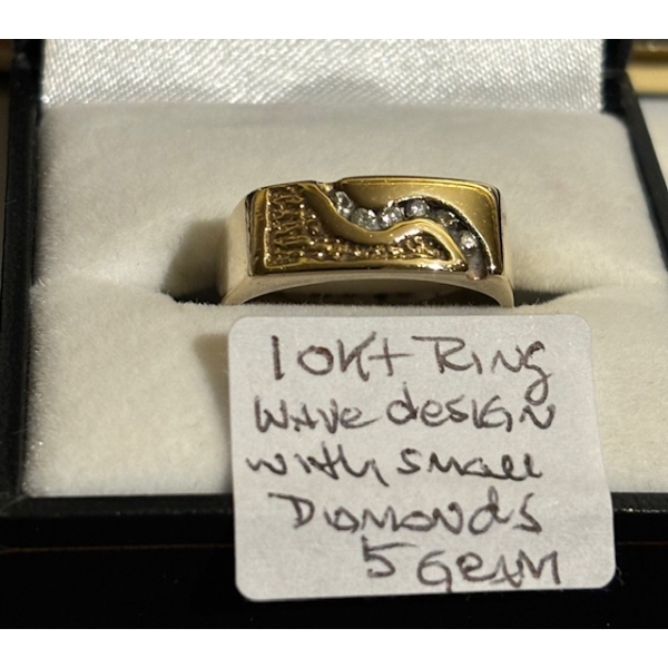 10KT RING WAVE DESIGN W/SMALL DIAMONDS - 5G - SZ 10 1/2