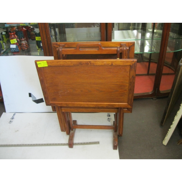 FOLDING TV TRAY SET ON STAND