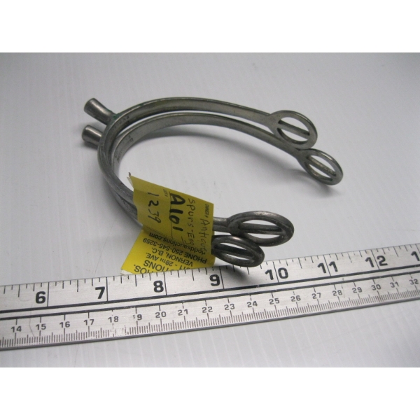 SET OF SPURS - MISSING STRAPS