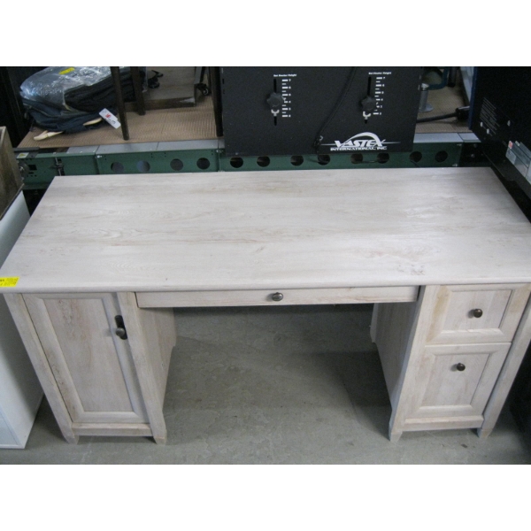 SM. DOUBLE PEDESTAL COMPUTER DESK