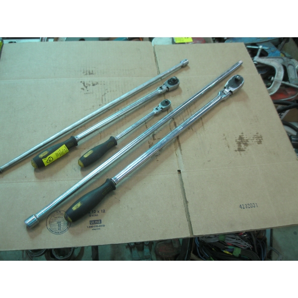 FLEX HEAD 1/4", 3/8" & 1/2" RATCHETS & 2 LONG EXTENSIONS