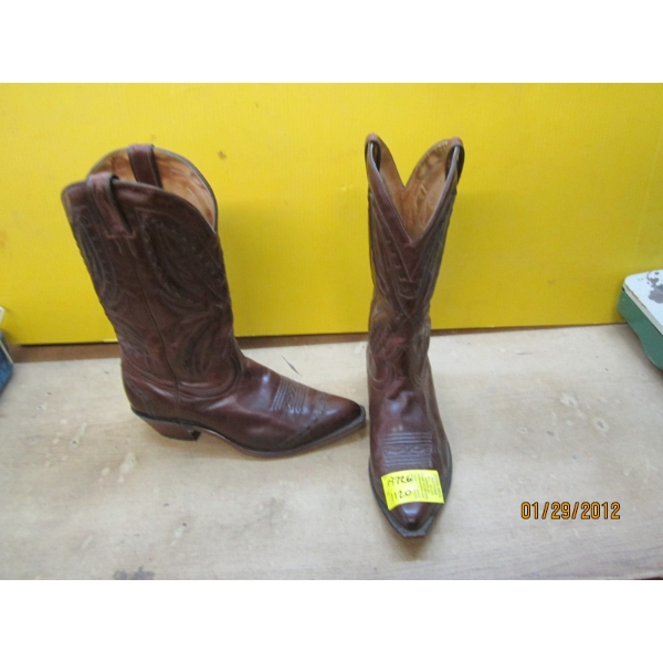 SZ 9 BROWN COWBOY BOOTS