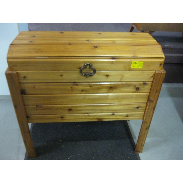 CEDAR TRUNK ON STAND
