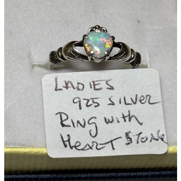 LADIES .925 SILVER RING W/HEART STONE, SZ 6 3/4