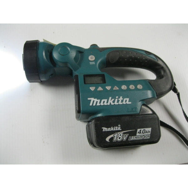 MAKITA 18V RADIO FLASHLIGHT