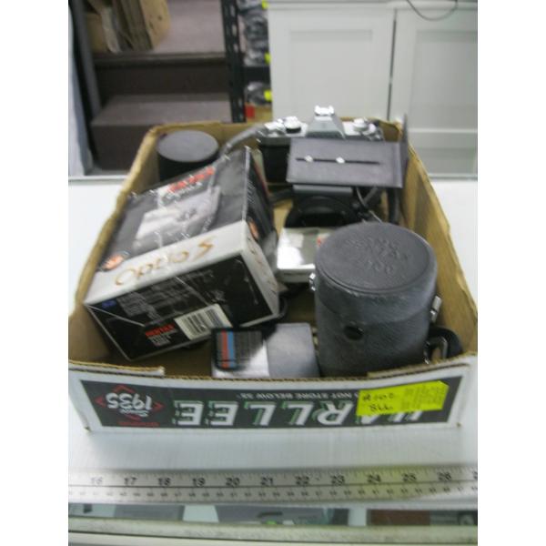 VINTAGE PENTEX K2 CAMERA W/EXTRA LENSES, FLASH & ACCESS.