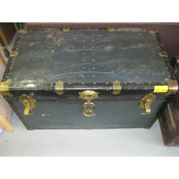 METAL BOUND STEAMER TRUNK