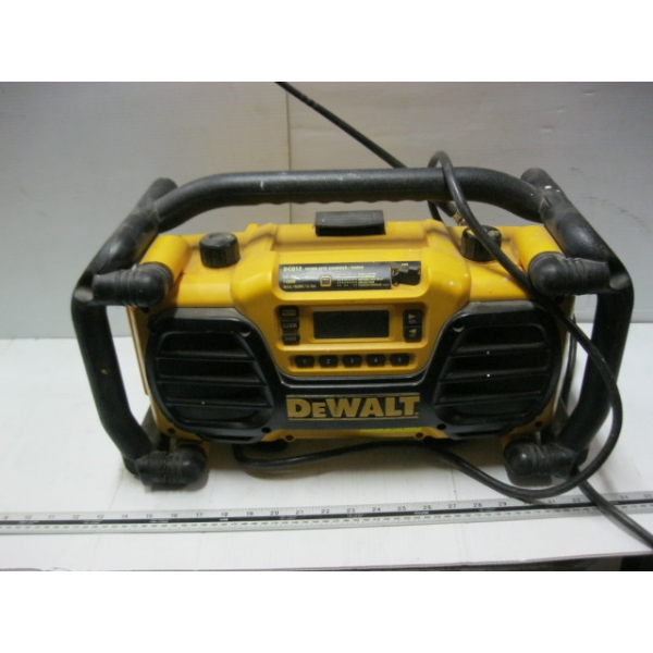 DEWALT RADIO CHARGING UNIT
