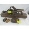 Image 1 : SM. LOT OF HAND PLANES & WOOD CARVING TOOL KIT